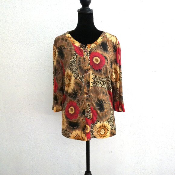 Red/brown floral 3/4 sleeves shirt, with little studs design - Picture 2 of 6